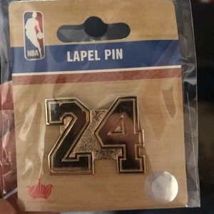 Lakers Kobe 24 Lapel pin - limited edition